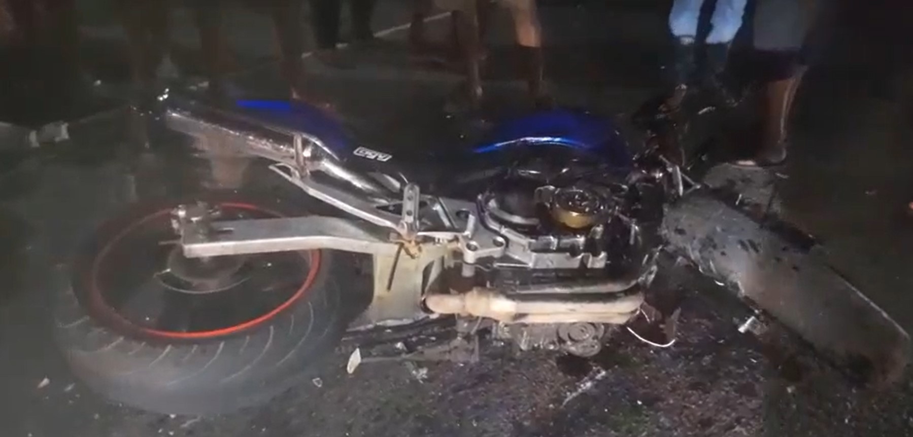 අධික වේගයෙන් ගිය යතුරු පැදියක් හොරණ දී මෝටර් රථයක හැපී අනතුරක් (CCTV VIDEO) අධික වේගයෙන් ගිය යතුරු පැදියක් හොරණ දී මෝටර් රථයක හැපී අනතුරක් (CCTV VIDEO)