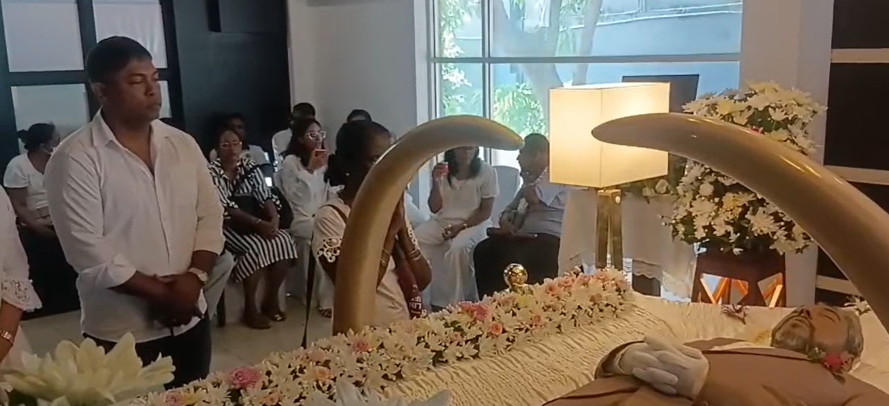පියාගේ බලාපොරොත්තු වෙනුවෙන් දුනිත් ඩුබායි හිදී අද ක්රිකට් පිටියට (VIDEO) පියාගේ බලාපොරොත්තු වෙනුවෙන් දුනිත් ඩුබායි හිදී අද ක්රිකට් පිටියට (VIDEO)