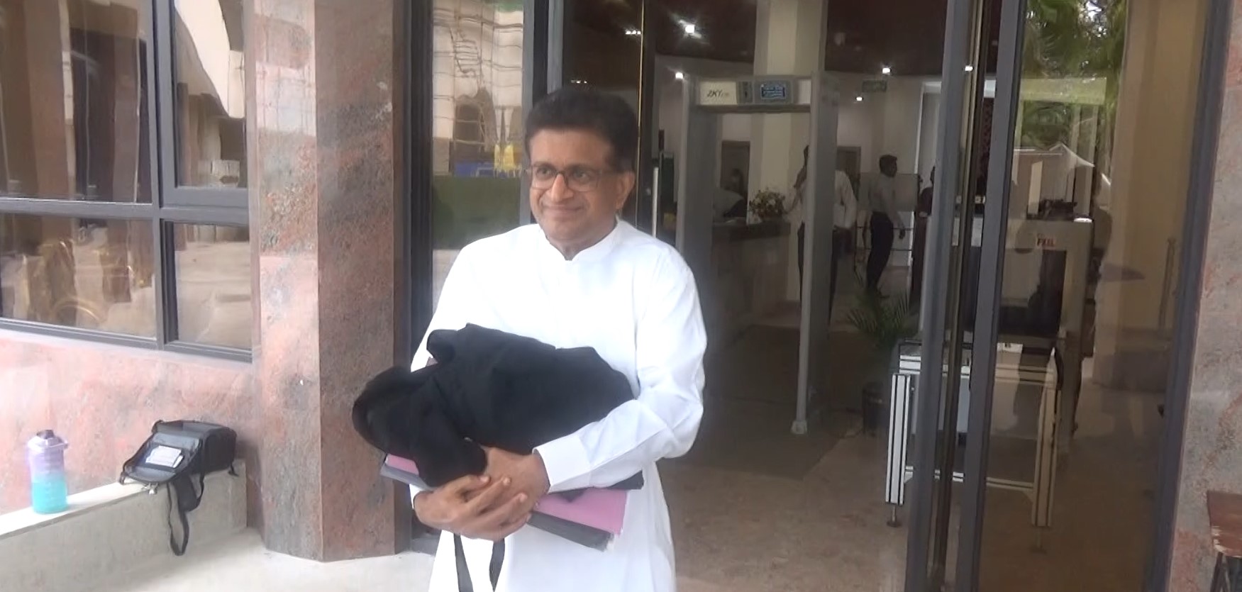 හිටපු අමාත්‍ය උදය ගම්මන්පිල අත්අඩංගුවට ගැනීමේ තීරණය ගැන අධිකරණයට කළ දැනුම් දීම