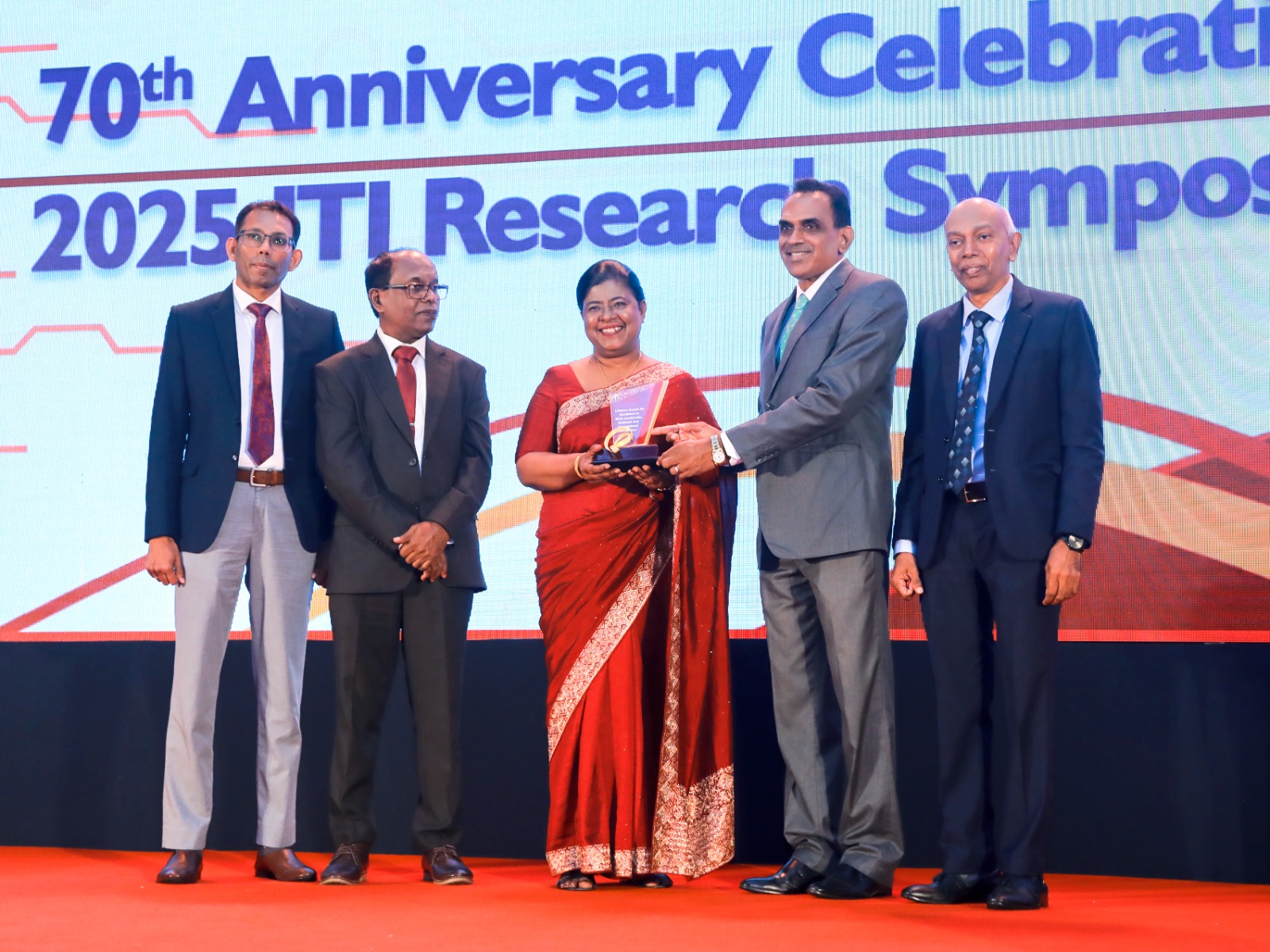 මෙරට පර්යේෂණ ආයතනවලට පන දෙන්න විද්‍යා හා තාක්ෂණ ඇමති සූදානම්