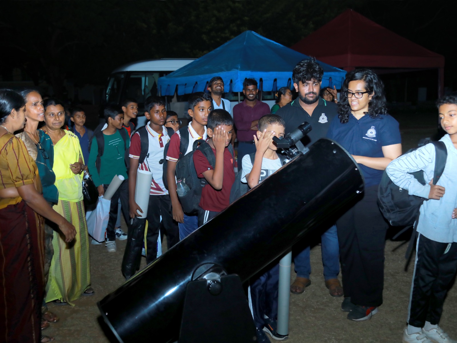 විද්යාව සහ තාක්ෂණය ගැන පාසල් සිසුන් උනන්දු කරන්න වැඩසටහනක් විද්යාව සහ තාක්ෂණය ගැන පාසල් සිසුන් උනන්දු කරන්න වැඩසටහනක්