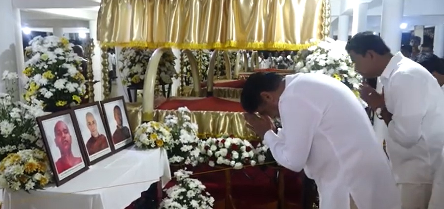 මැල්සිරිපුර නා උයන ආරණ්ය සේනාසනයේ අනතුරකින් අපවත් වූ භික්ෂූන්වහන්සේ ගේ අදාහන පූජෝත්සවය අද මැල්සිරිපුර නා උයන ආරණ්ය සේනාසනයේ අනතුරකින් අපවත් වූ භික්ෂූන්වහන්සේ ගේ අදාහන පූජෝත්සවය අද