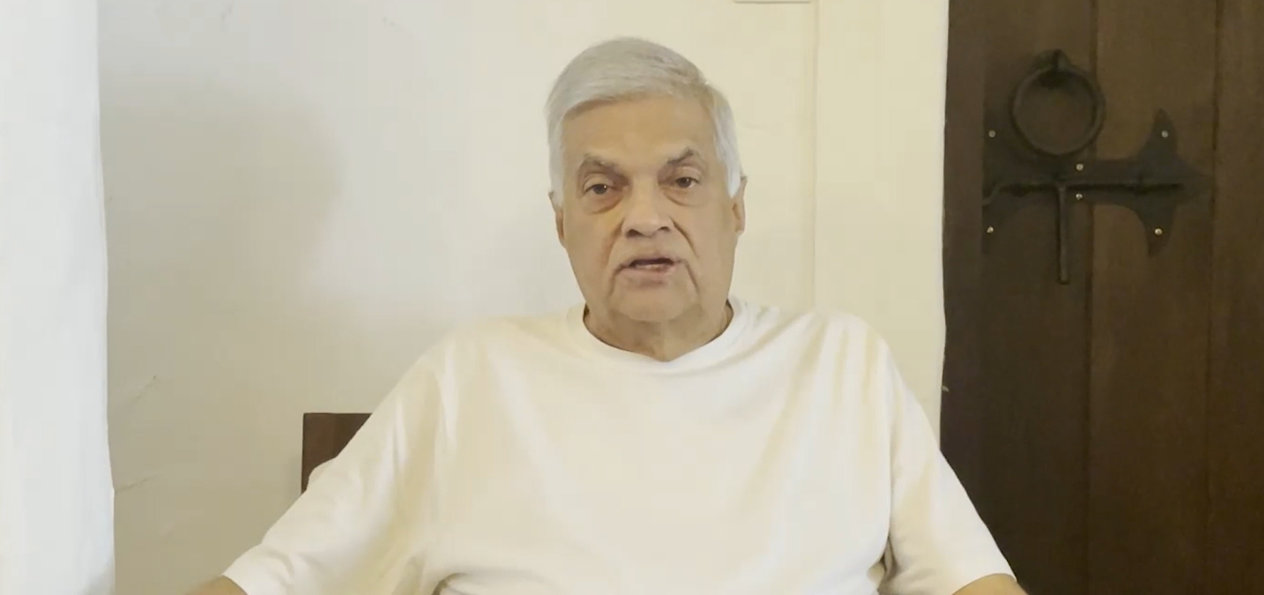 රනිල් සමාජ මාධ්යකරුවන්ට ස්තුතිය පළ කරයි (VIDEO) රනිල් සමාජ මාධ්යකරුවන්ට ස්තුතිය පළ කරයි (VIDEO)