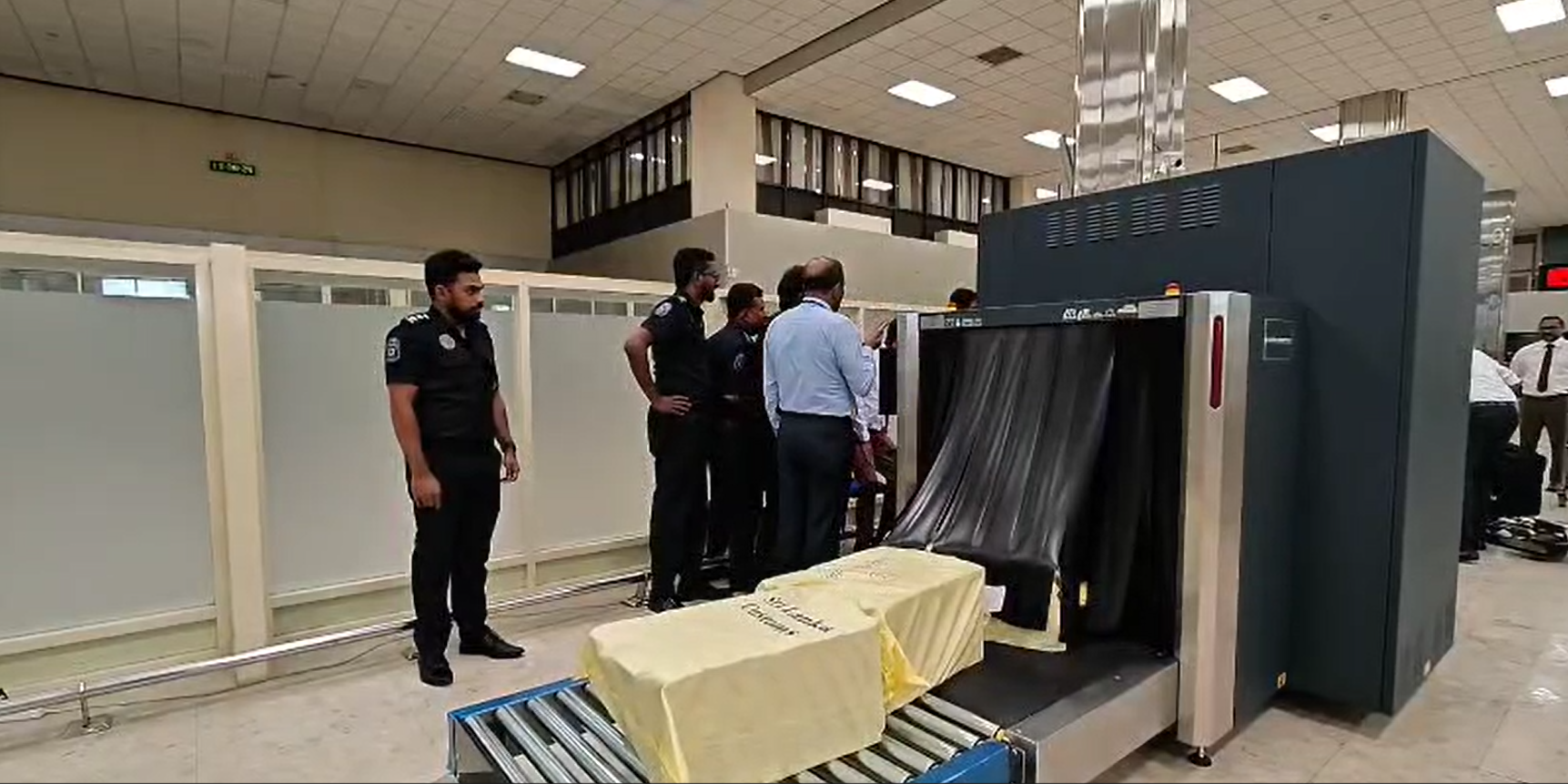 කටුනායක රේගුවට කෝටි 05 ක් වටිනා අතිනවීන Scan යන්ත්රයක් කටුනායක රේගුවට කෝටි 05 ක් වටිනා අතිනවීන Scan යන්ත්රයක්