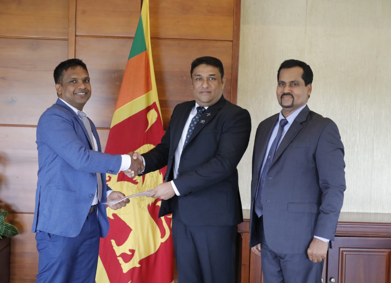 ශ්රී ලංකා සිවිල් ගුවන් සේවා අධිකාරියේ නව අධ්යක්ෂ ජනරාල් කපිතාන් දමින්ද රඹුක්වැල්ල ශ්රී ලංකා සිවිල් ගුවන් සේවා අධිකාරියේ නව අධ්යක්ෂ ජනරාල් කපිතාන් දමින්ද රඹුක්වැල්ල