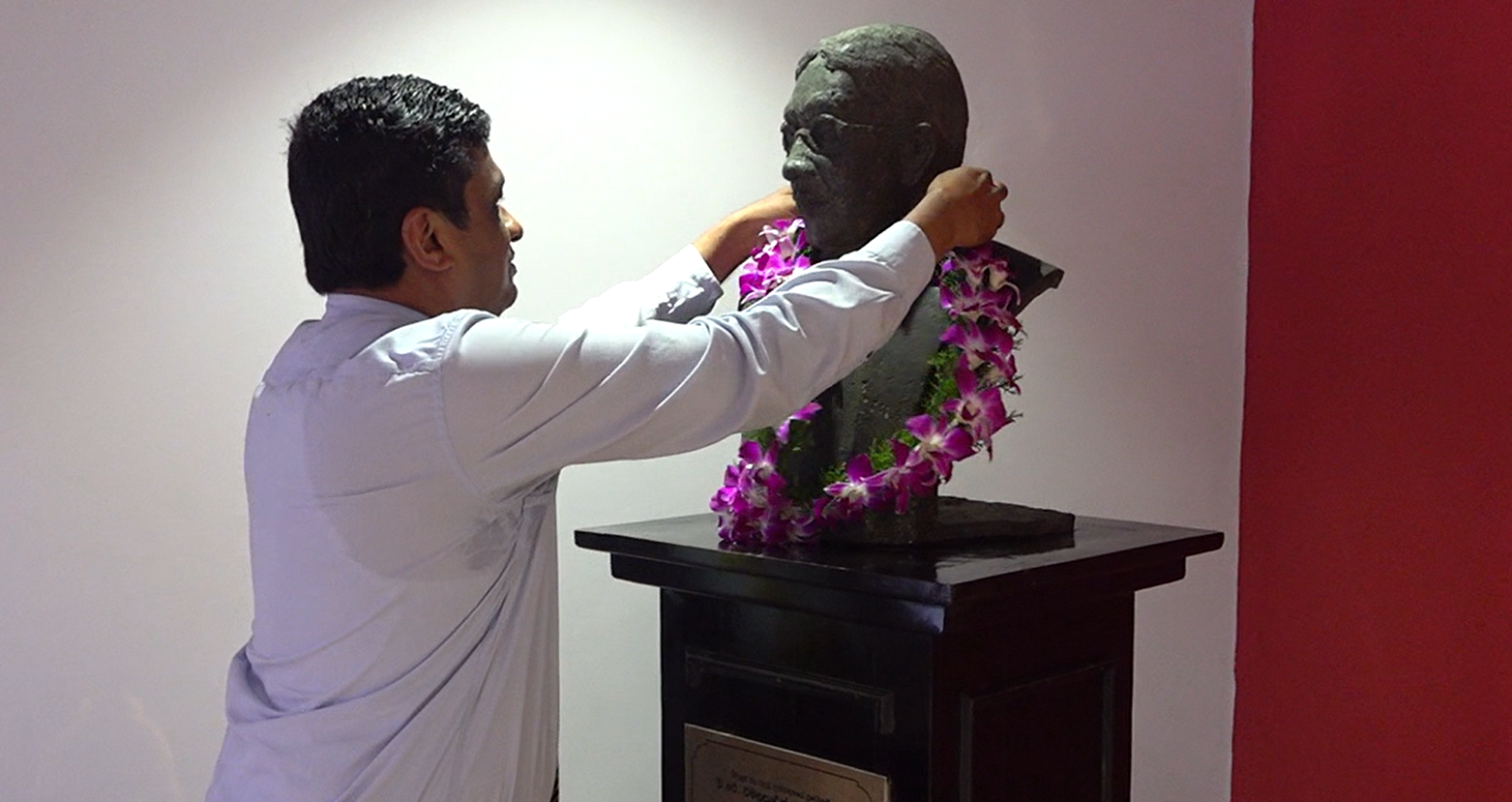 විදුලි සේවක වර්ජන මැද විදුලි උත්පාදනයේ පියා සමරයි