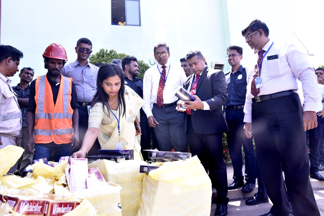 2025 විනාශ කළ ලොකුම හොර සිගරැට් තොගය