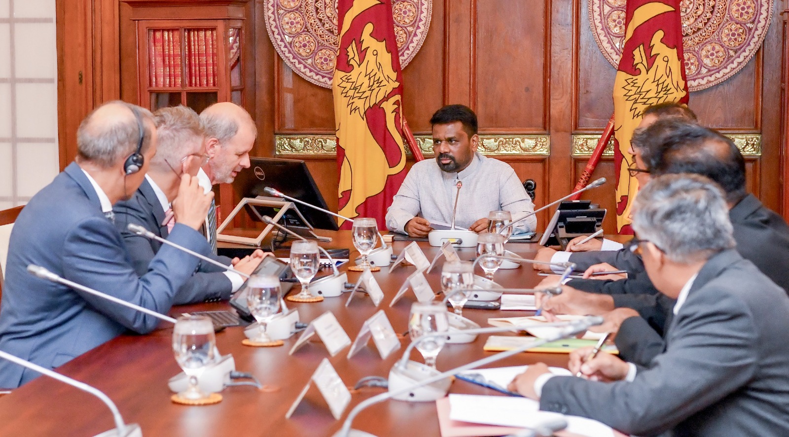 ලෝක බැංකු නියෝජිතයෝ ජනපති හමු වෙති