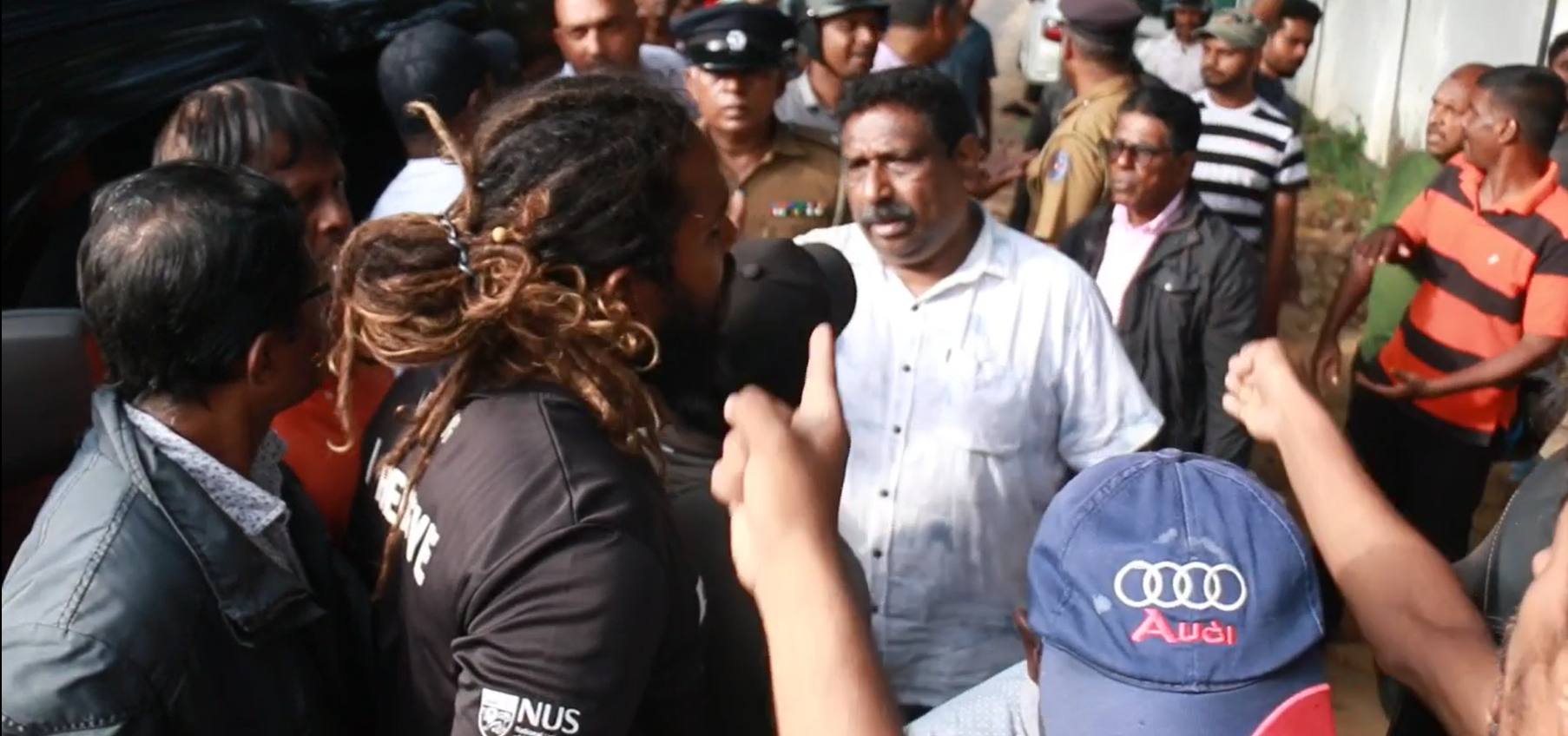 යක්කල පක්ෂ කාර්යාලයට ජ.වි.පෙ. – පෙරටුගාමීන් හැප්පෙයි යක්කල පක්ෂ කාර්යාලයට ජ.වි.පෙ. – පෙරටුගාමීන් හැප්පෙයි