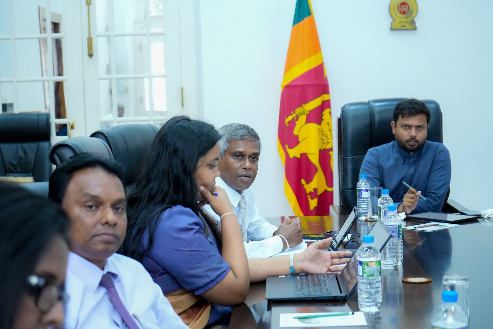 කොන්සියුලර් සේවා ශක්තිමත් කිරීම සඳහා දූත මණ්ඩල ප්‍රධානීන් සමඟ නියෝජ්‍ය ඇමති සාකච්ඡාවක්