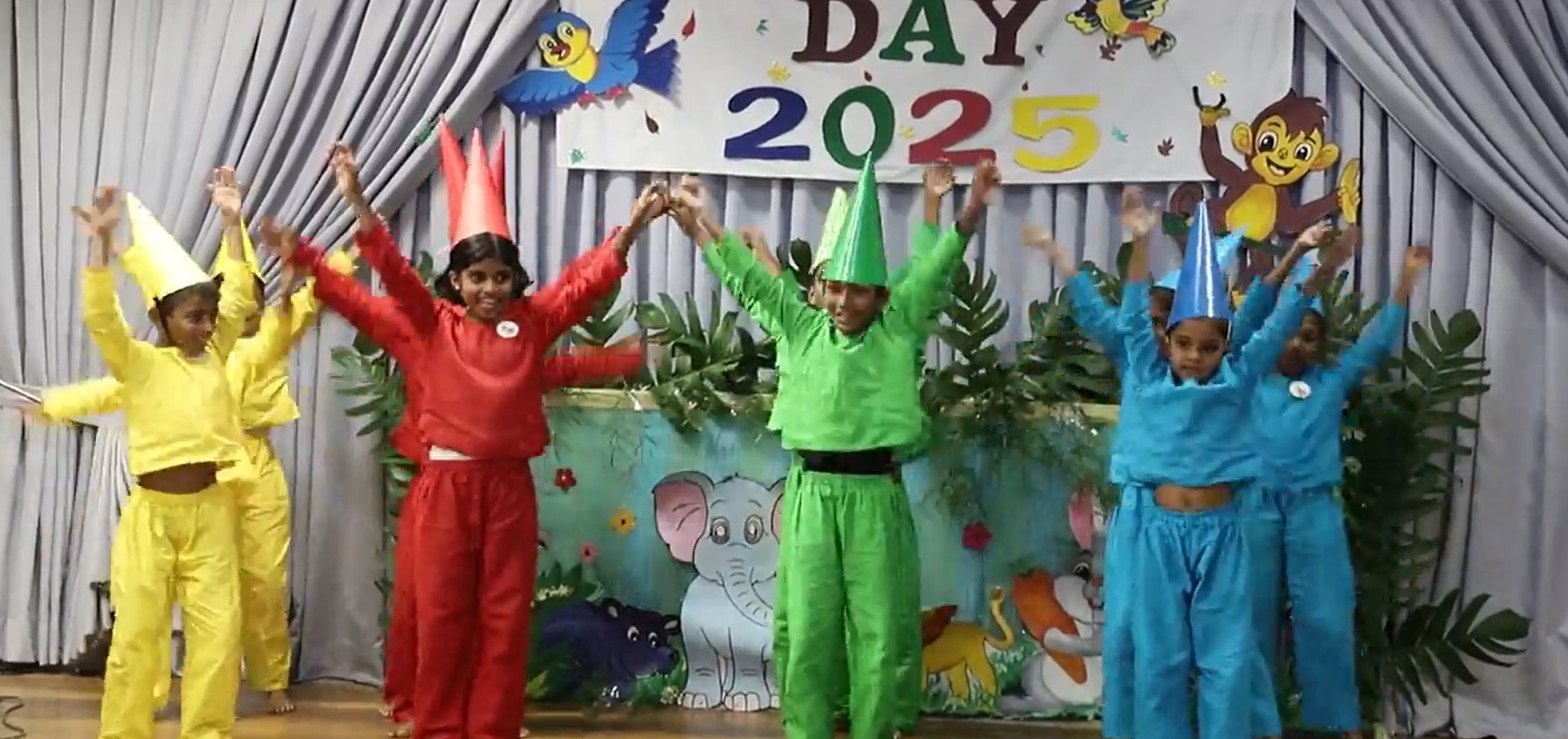 අගමැතිනිය ළමා දිනය සොඳුරු කරයි (VIDEO)