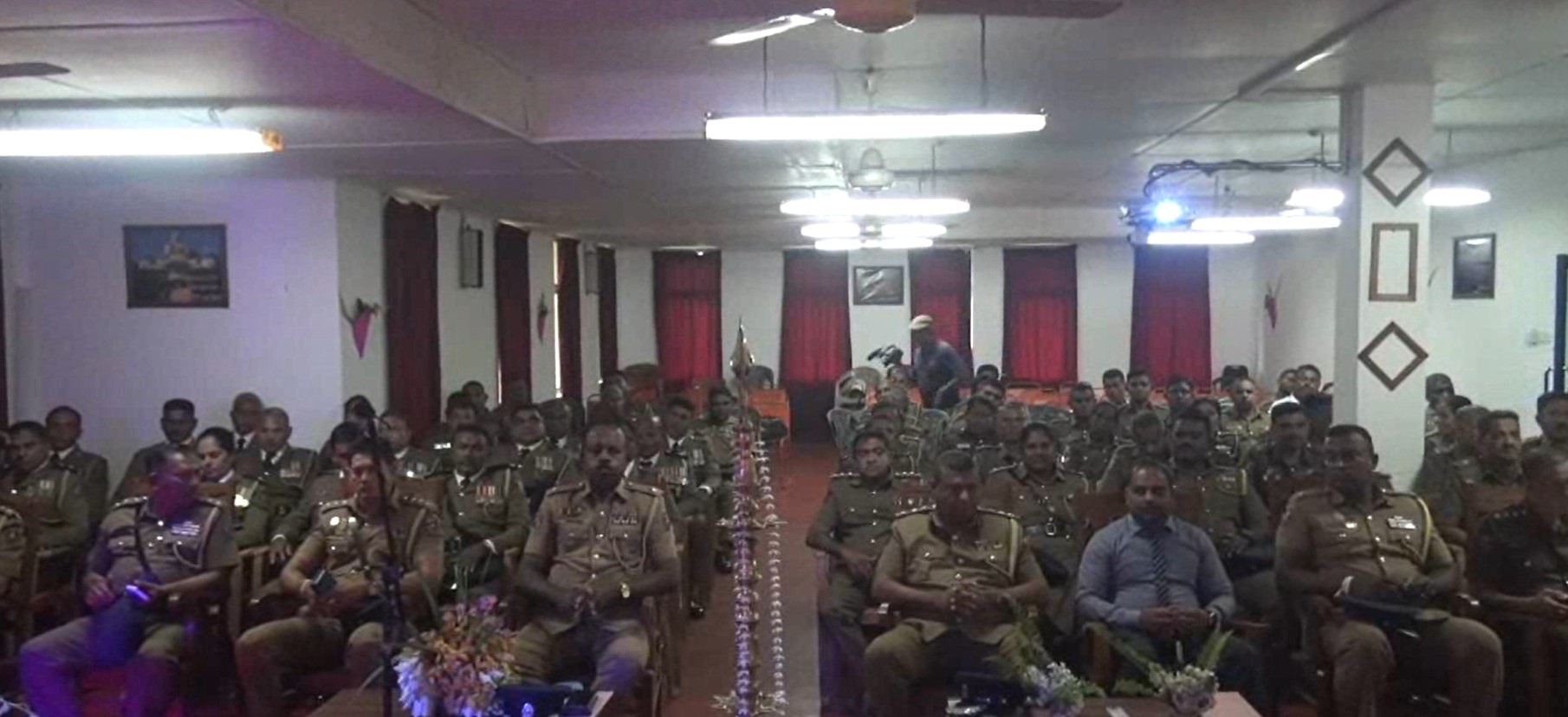 දඹුල්ල මත්ද්රව්ය හබ් එකක් – මාතලේ ජ්යාෂ්ඨ පොලිස් අධිකාරි පවසයි දඹුල්ල මත්ද්රව්ය හබ් එකක් – මාතලේ ජ්යාෂ්ඨ පොලිස් අධිකාරි පවසයි