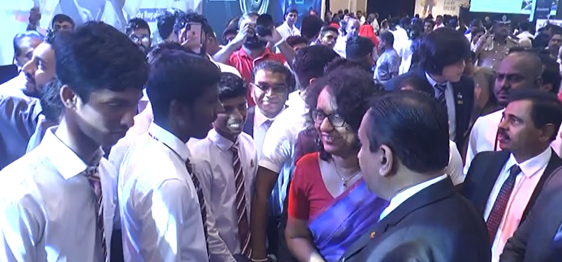 දරුවන්ට හොඳම දේ අගමැතිනිය Sri lanka Skills Exp 2025 ප්රදර්ශනයේ දී කියයි දරුවන්ට හොඳම දේ අගමැතිනිය Sri lanka Skills Exp 2025 ප්රදර්ශනයේ දී කියයි