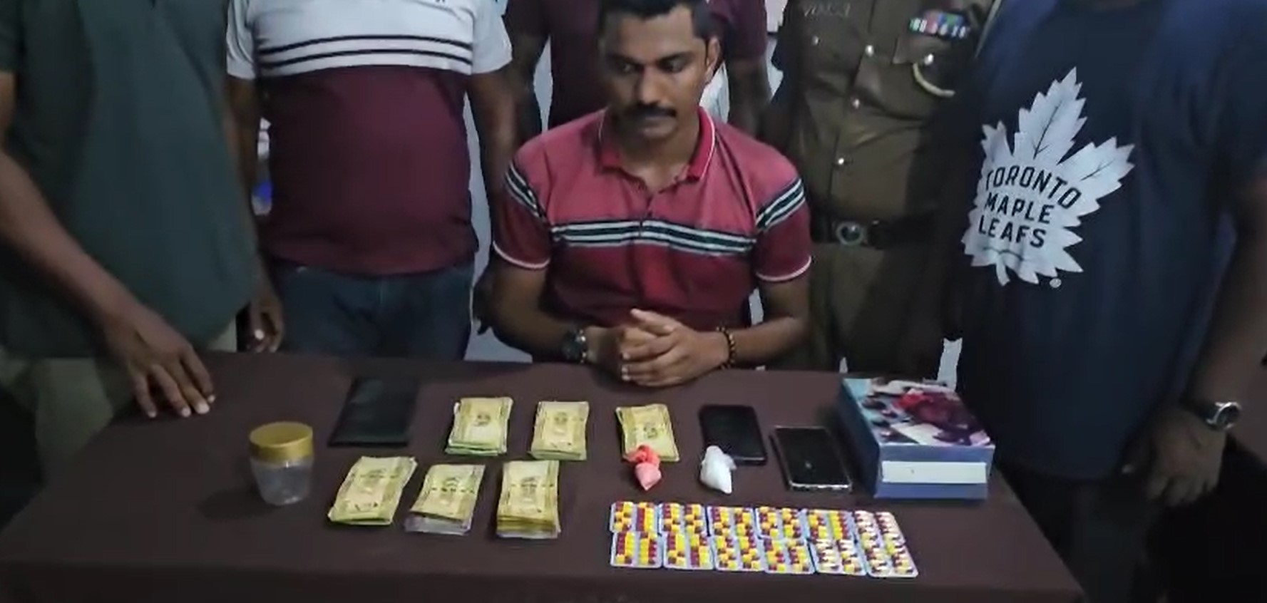 මත්ද්රව්ය සමග යාපනයෙන් පුද්ගලයෙක් සැකපිට අල්ලයි මත්ද්රව්ය සමග යාපනයෙන් පුද්ගලයෙක් සැකපිට අල්ලයි