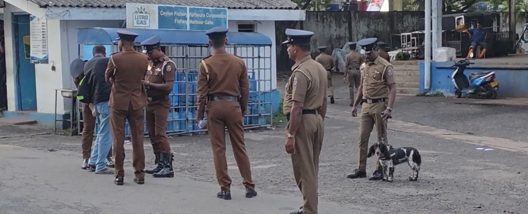 “කොස්ගොඩ සුජී” ගේ මත්ද්රව්ය ජාවාරමට එරෙහි වූ උපපොලිස් පරීක්ෂකට කළ තර්ජන ගැන පොලිස් පරීක්ෂණ “කොස්ගොඩ සුජී” ගේ මත්ද්රව්ය ජාවාරමට එරෙහි වූ උපපොලිස් පරීක්ෂකට කළ තර්ජන ගැන පොලිස් පරීක්ෂණ