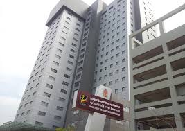 හැඳුනුම්පත් 1,055,461ක්  පුද්ගලයන් ලියාපදිංචි කිරීමේ දෙපාර්තමේන්තුව තුළ ගොඩගැසිලා (VIDEO)