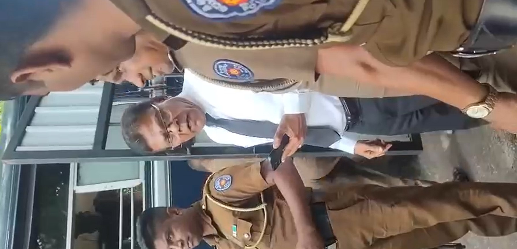 නීතිඥයකුට පොලිස් නිලධාරියකු පහර දීමේ සිද්ධියට ගල්කිස්ස අධිකරණ භූමියේ CCTV පරීක්ෂා කර පරීක්ෂණයක්