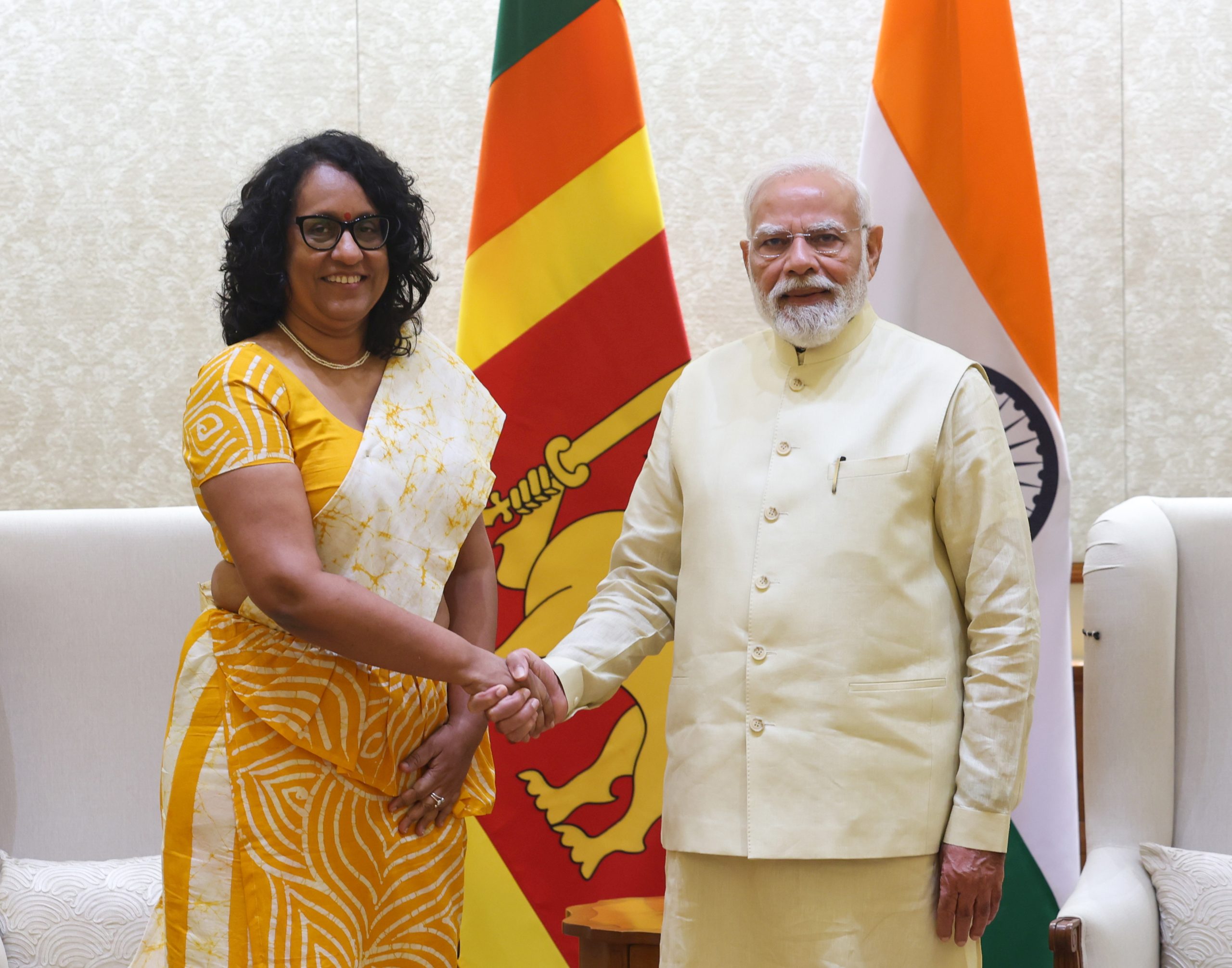 ඉන්දීය අග්රාමාත්යවරයා සහ ශ්රී ලංකා අග්රාමාත්යවරිය මුණ ගැසේ ඉන්දීය අග්රාමාත්යවරයා සහ ශ්රී ලංකා අග්රාමාත්යවරිය මුණ ගැසේ