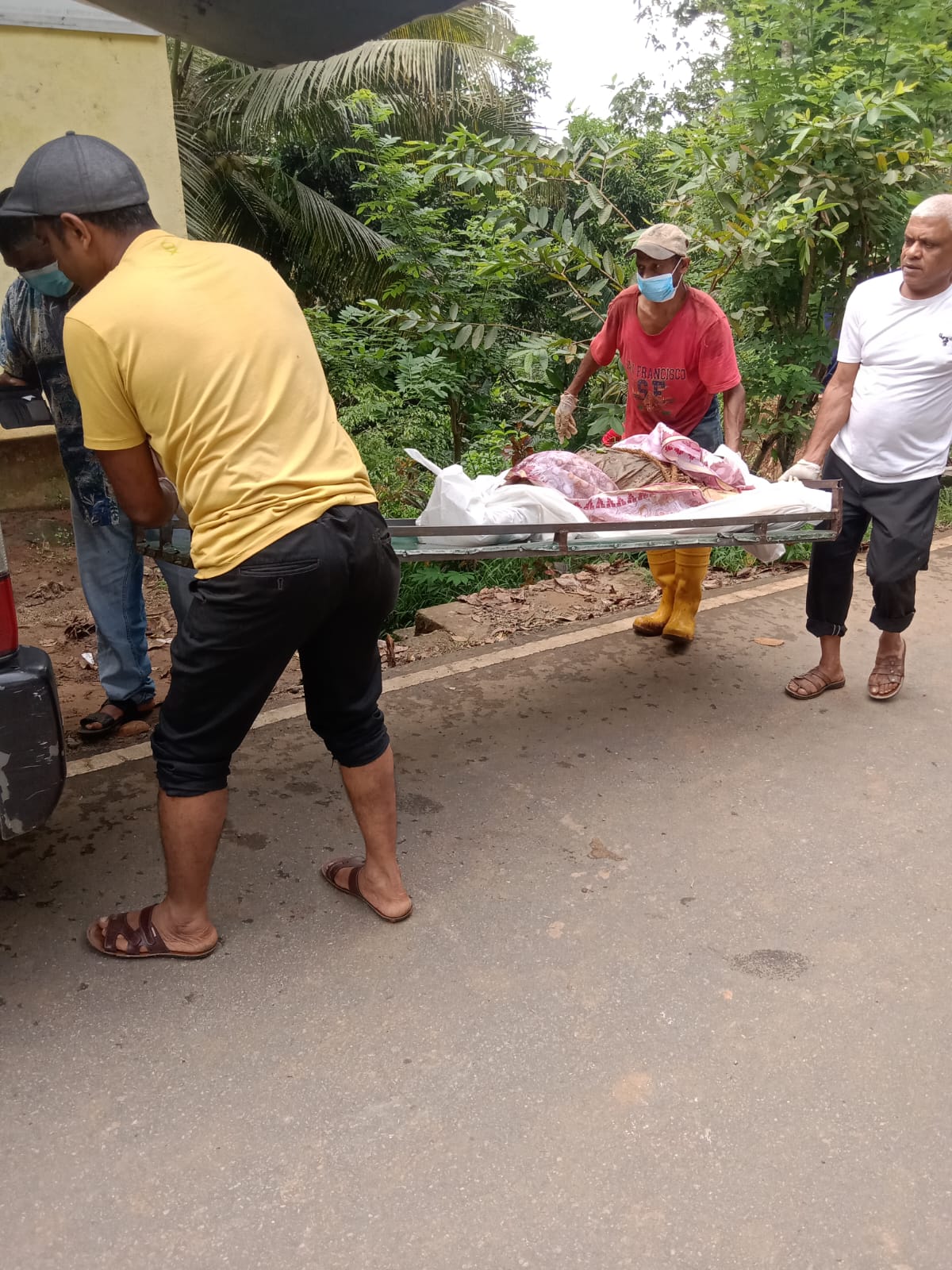 පේරාදෙනියේ පස් කන්දකට යටවී අයෙක් මරුට පේරාදෙනියේ පස් කන්දකට යටවී අයෙක් මරුට