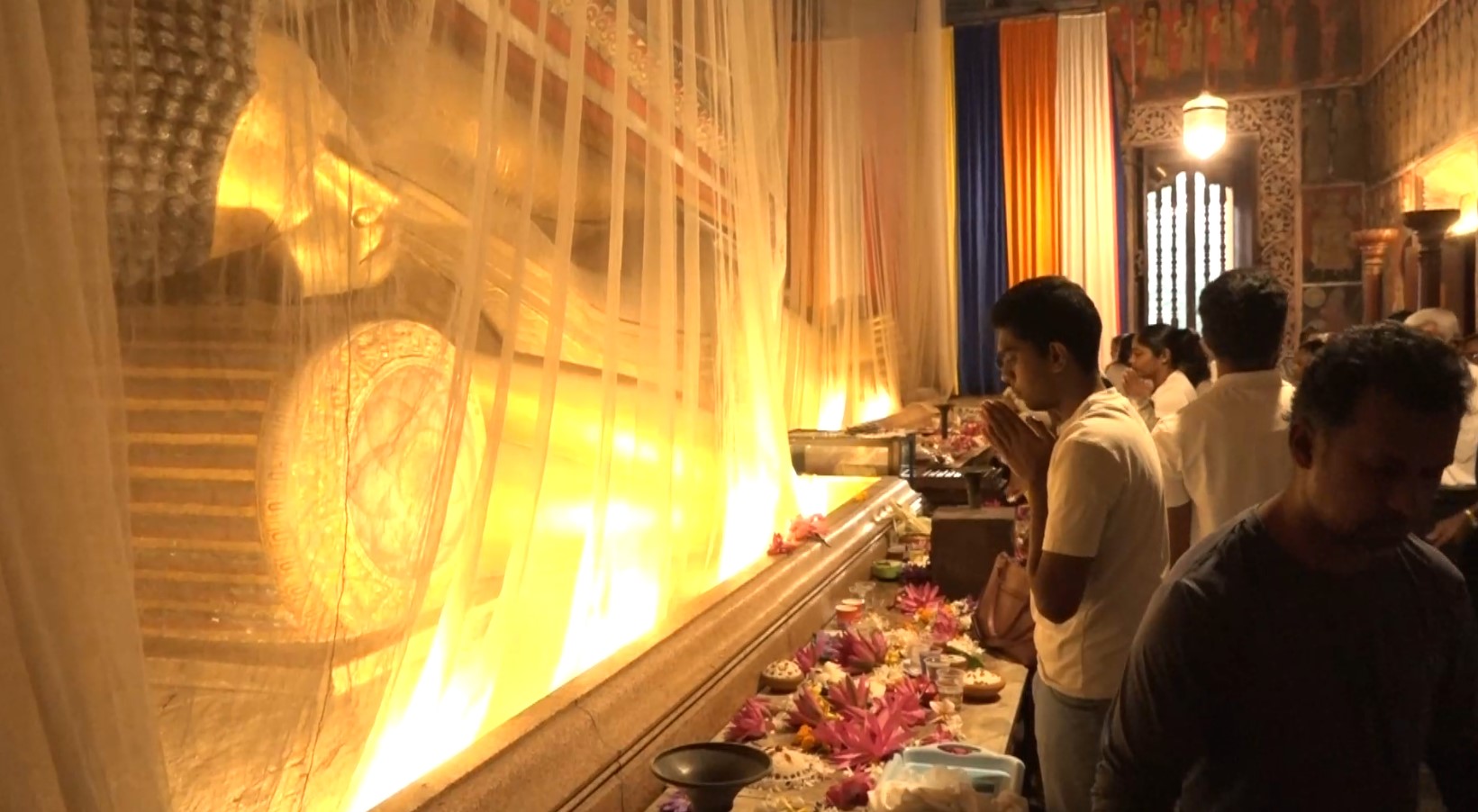 චීවර මාසය ඇරඹෙන වප් පුර පස්ළොස්වක පොහොය අදයි