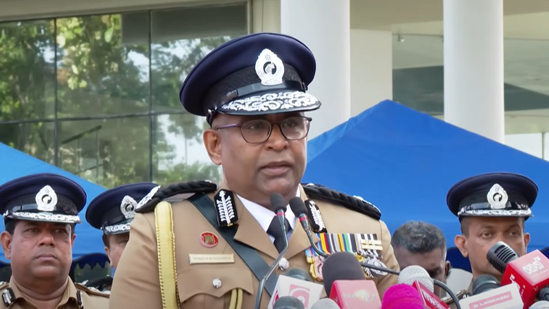 පොලිස්පති ප්රියන්ත වීරසූරිය හදිසියේම පාර්ලිමේන්තුවට පොලිස්පති ප්රියන්ත වීරසූරිය හදිසියේම පාර්ලිමේන්තුවට