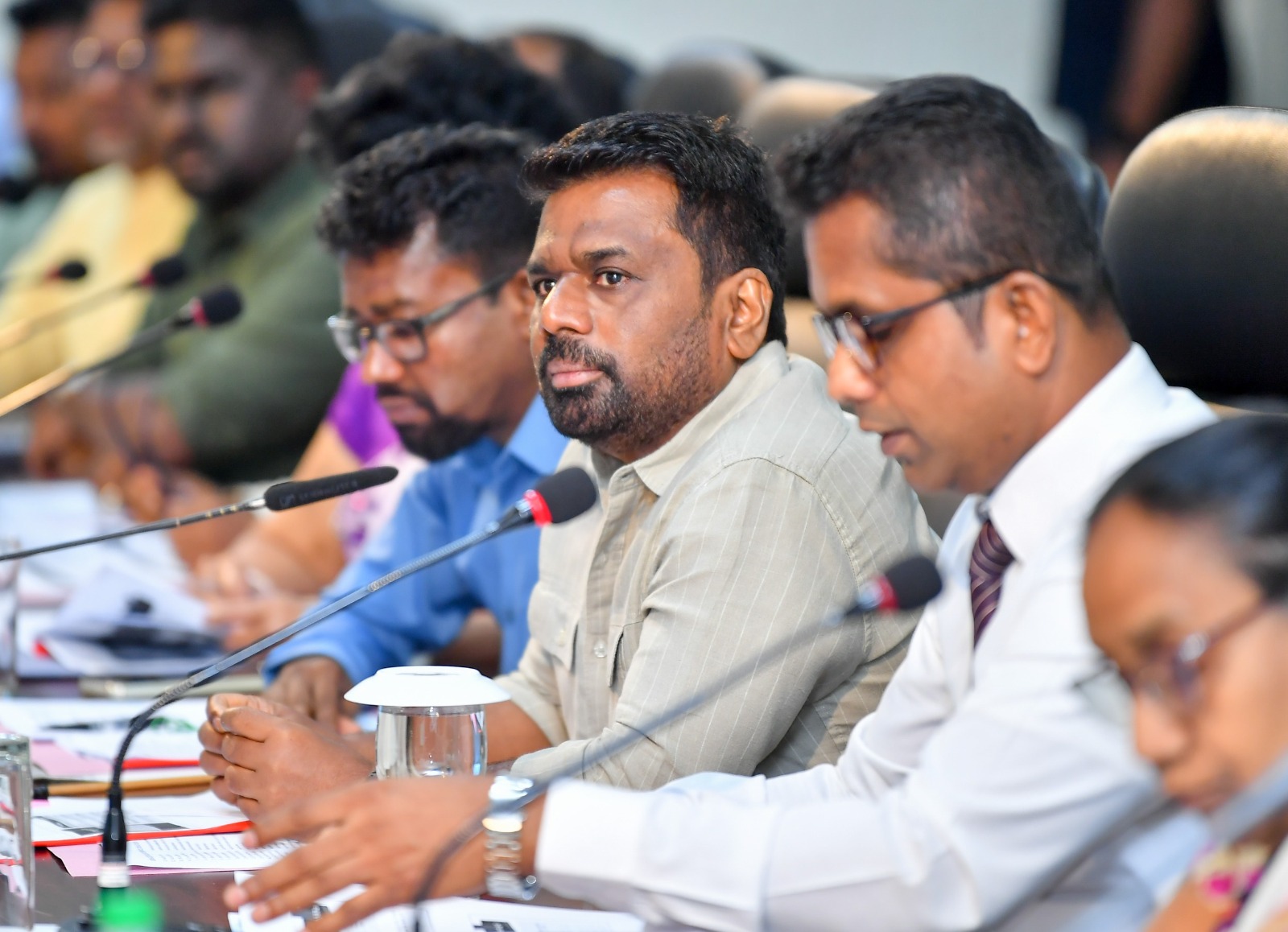 රජයේ සංවර්ධන ව්යාපෘතිවල ප්රතිලාභ ජනතාවට ලබාදීමේ රාජ්ය නිලධාරීන් ගේ වගකීම ජනාධිපති රත්නපුරේ දී මතක්කර දෙයි රජයේ සංවර්ධන ව්යාපෘතිවල ප්රතිලාභ ජනතාවට ලබාදීමේ රාජ්ය නිලධාරීන් ගේ වගකීම ජනාධිපති රත්නපුරේ දී මතක්කර දෙයි