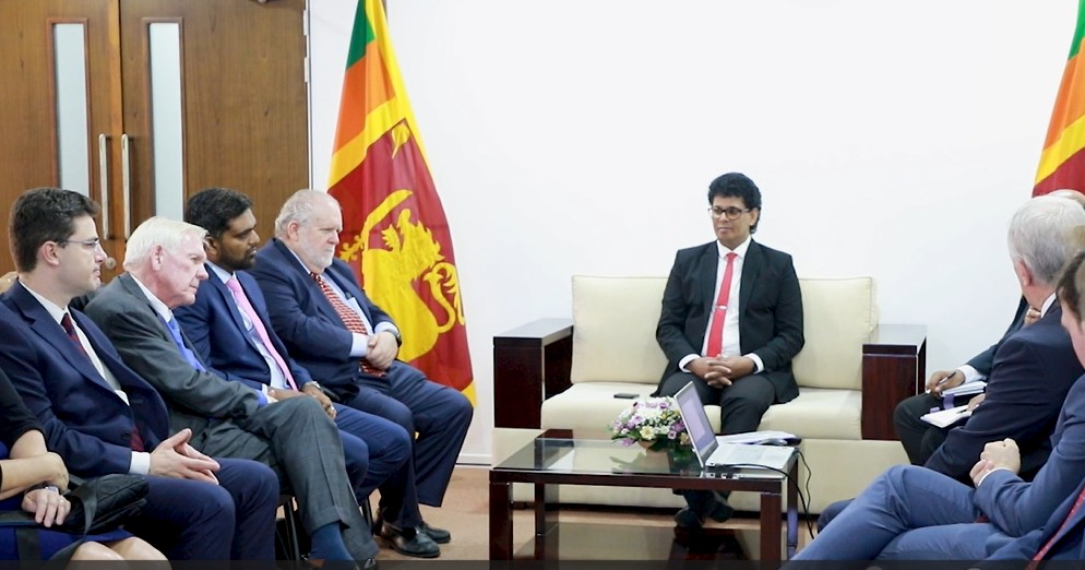 ශ්රී ලංකාව තුළ ආයෝජනයට සූදානම් අමෙරිකා එක්සත් ජනපදයේ නියෝජිතයින් හා වෙළෙඳ ඇමති අතර හමුවක් ශ්රී ලංකාව තුළ ආයෝජනයට සූදානම් අමෙරිකා එක්සත් ජනපදයේ නියෝජිතයින් හා වෙළෙඳ ඇමති අතර හමුවක්