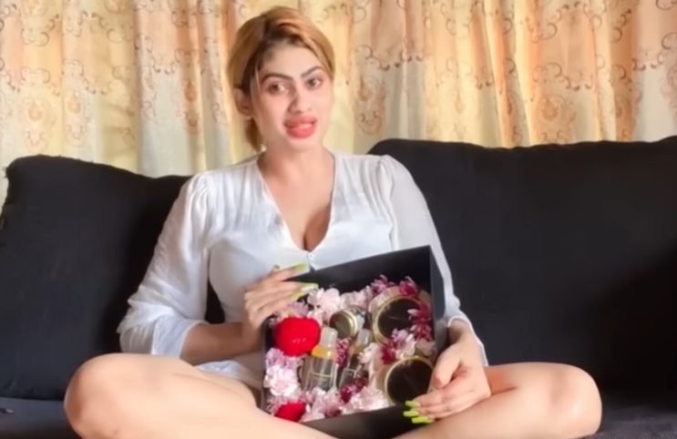 පියුමි හංසමාලිගේ සමාගමේ ක්රීම් ගැන රස පරීක්ෂක වාර්තාවක් කැඳවයි පියුමි හංසමාලිගේ සමාගමේ ක්රීම් ගැන රස පරීක්ෂක වාර්තාවක් කැඳවයි