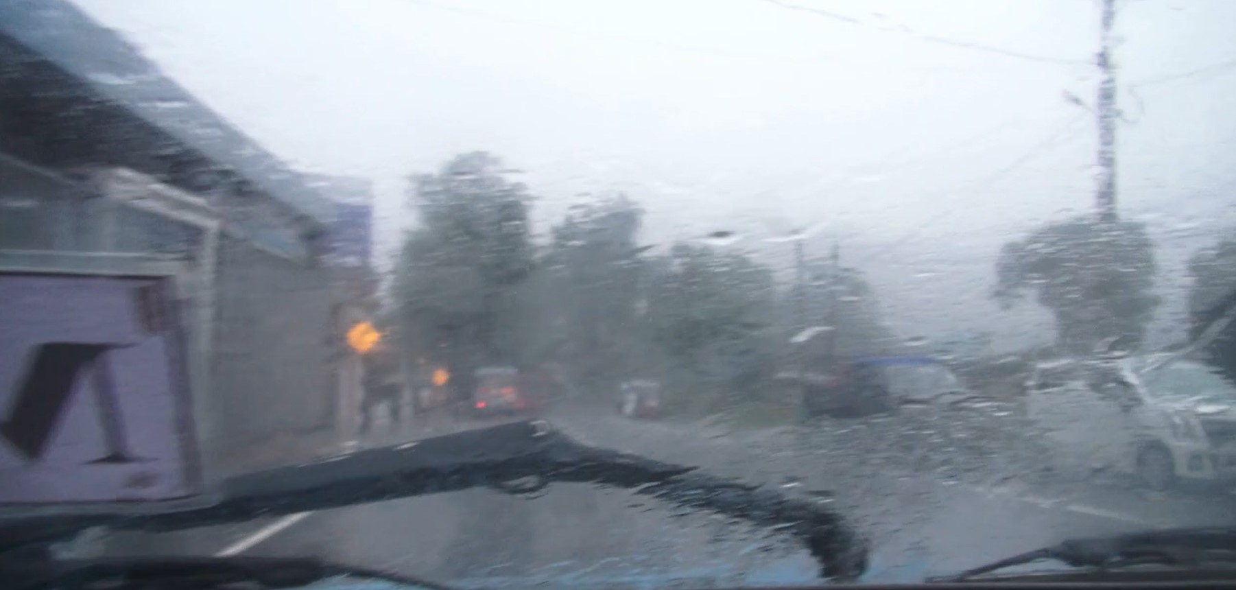 අදත් දහවල් 1.00 න් පසු පළාත් කිහිපයකට වැසි අදත් දහවල් 1.00 න් පසු පළාත් කිහිපයකට වැසි