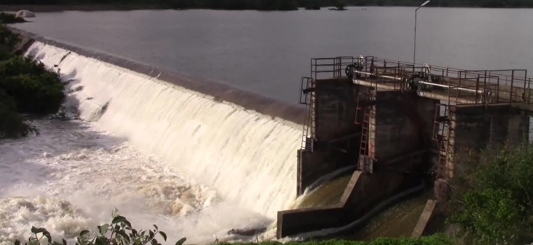 ජලාශ රැසක වාන් දොරටු විවෘතයි – සැලකිලිමත් වන්නැයි අනතුරු ඇඟවීම් ජලාශ රැසක වාන් දොරටු විවෘතයි – සැලකිලිමත් වන්නැයි අනතුරු ඇඟවීම්