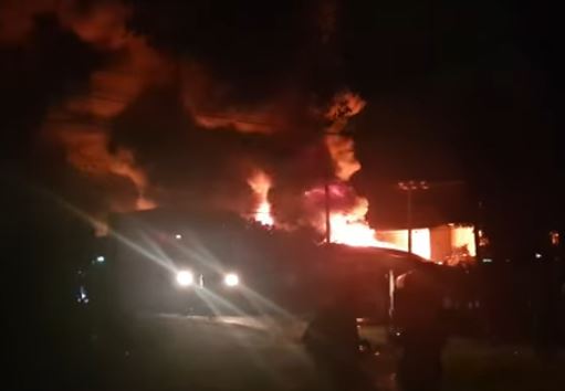 මහනුවර ගිනිපෙට්ටි කම්හලක ගින්නක් මහනුවර ගිනිපෙට්ටි කම්හලක ගින්නක්