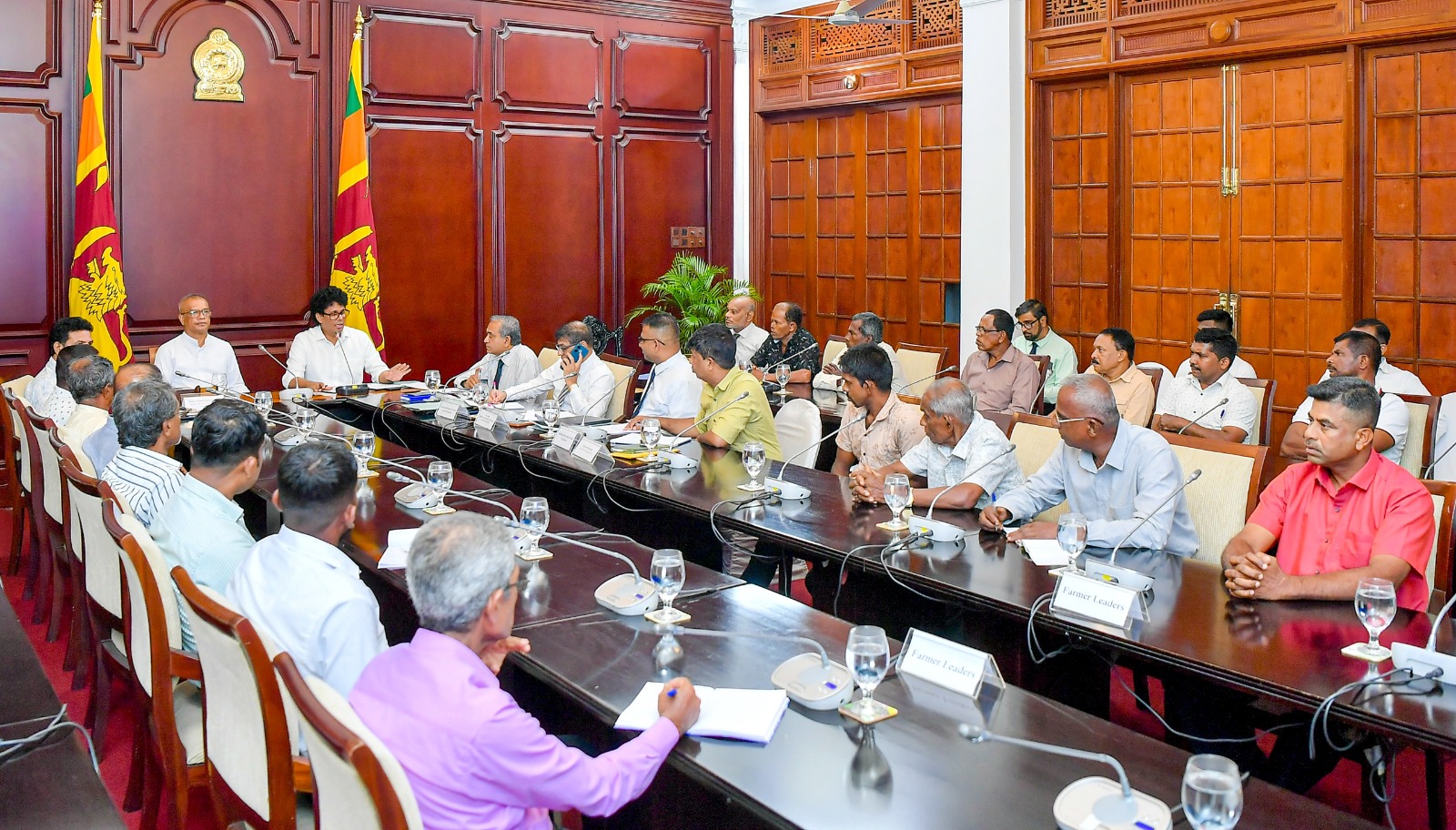 ලොකු ලූනු ගොවීන්ගේ ගැටලු විසඳීමට ස්ථීර වැඩපිළිවෙළක් සැකසීමට සාකච්ඡා ලොකු ලූනු ගොවීන්ගේ ගැටලු විසඳීමට ස්ථීර වැඩපිළිවෙළක් සැකසීමට සාකච්ඡා