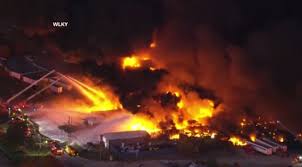 ඇමරිකාවේ භාණ්ඩ ප්රවාහන ගුවන් යානයක් කඩා වැටීමෙන් හත් දෙනෙක් මරුට ඇමරිකාවේ භාණ්ඩ ප්රවාහන ගුවන් යානයක් කඩා වැටීමෙන් හත් දෙනෙක් මරුට