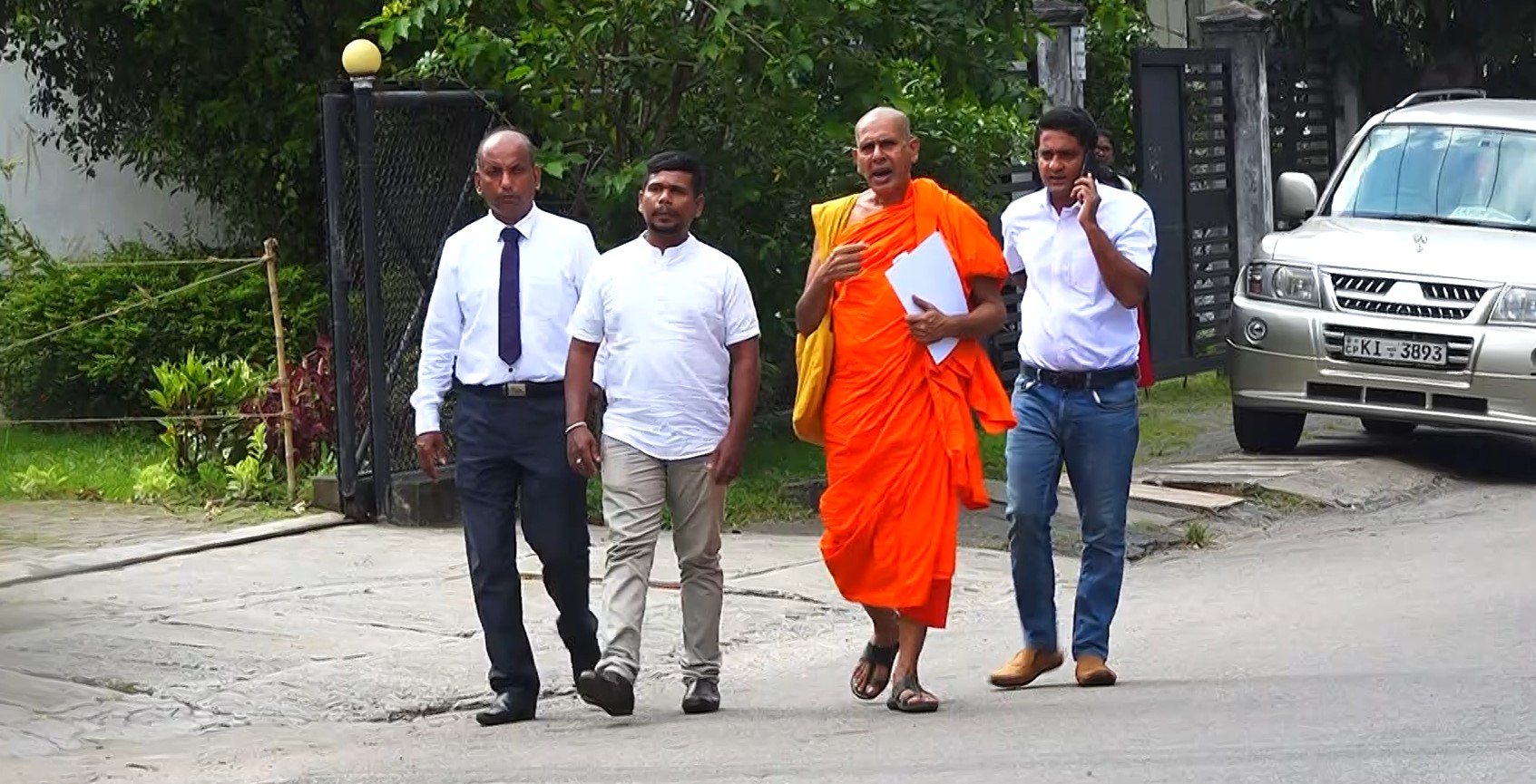 සීලරතන හාමුදුරුවන්ට බදු ගෙවන්න සල්ලි නෑ ලු – මැතිවරණ කොමිසමට ලිපියක්