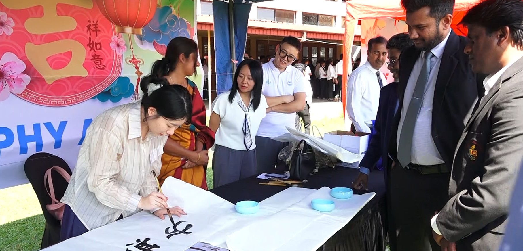 චීනයෙන් සංස්කෘතික, අධ්යාපන, තාක්ෂණ හා මාධ්ය හුවමාරු ප්රදර්ශනයක් මහරගම දී චීනයෙන් සංස්කෘතික, අධ්යාපන, තාක්ෂණ හා මාධ්ය හුවමාරු ප්රදර්ශනයක් මහරගම දී