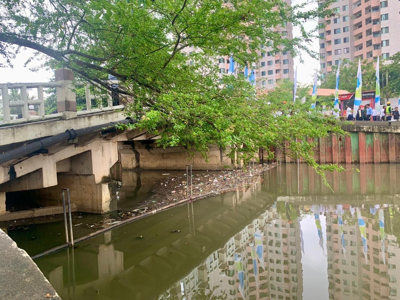 ක්ලීන් ශ්රී ලංකා කොළඹ ඇල මාර්ගවල “Plastic Loop” යෙදීම අරඹයි ක්ලීන් ශ්රී ලංකා කොළඹ ඇල මාර්ගවල “Plastic Loop” යෙදීම අරඹයි