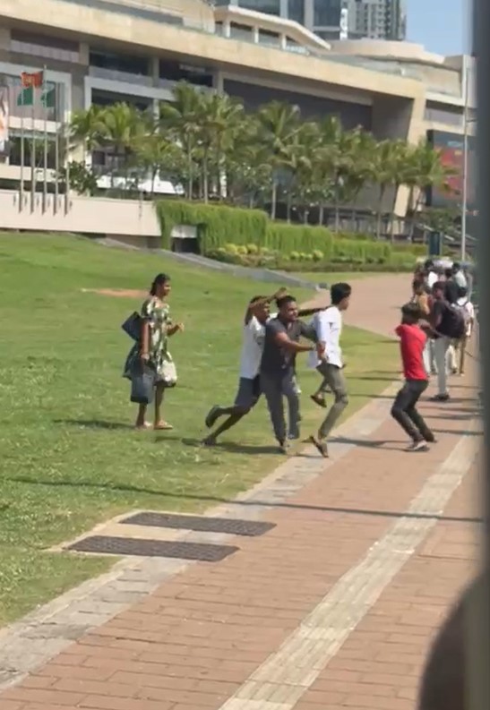 ගෝල්ෆේස් වලදී මගියකුට පොල්ලකින් පහර දුන් කොන්දොස්තරට වැඩවරදී ගෝල්ෆේස් වලදී මගියකුට පොල්ලකින් පහර දුන් කොන්දොස්තරට වැඩවරදී