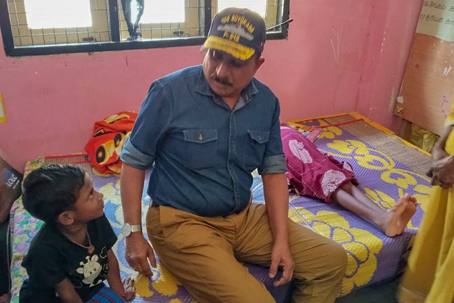 ආරක්ෂක නියෝජ්‍ය ඇමති බදුල්ලේ සුරක්ෂිතතා මධ්‍යස්ථන නිරීක්ෂණය කරයි