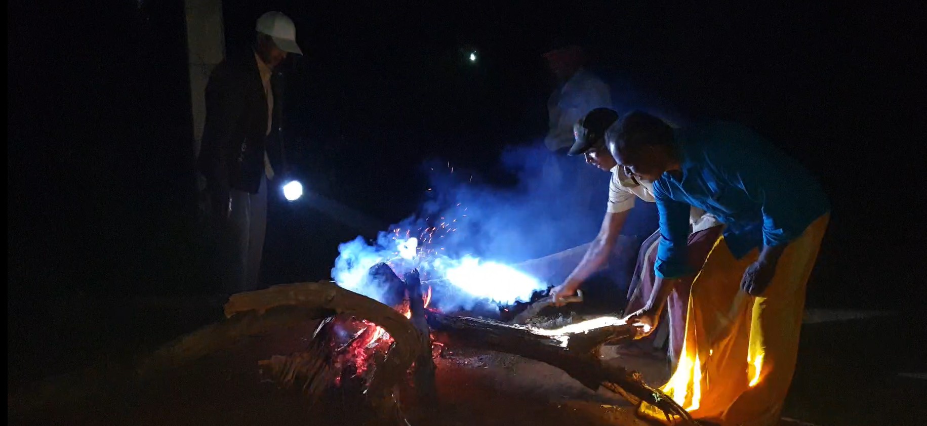 ගමට එන අලි එළවන්න හම්බන්තොටින් පටන් ගනී