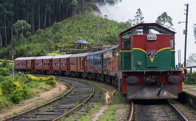 අද දුම්රියත් සීමා කෙරේ