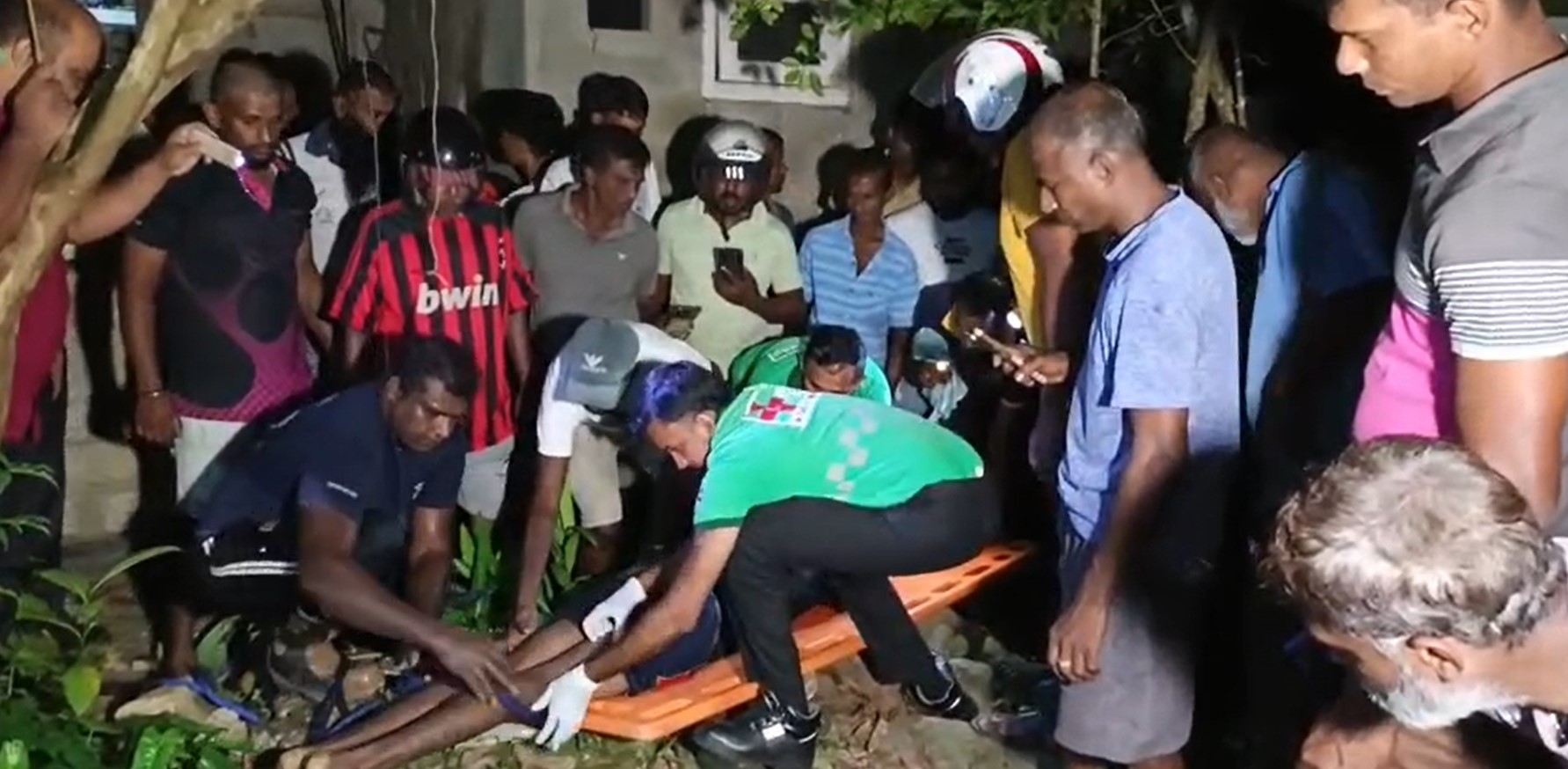 අනාරක්ෂිත ළිදකට වැටුන තරුණයකු මරුට අනාරක්ෂිත ළිදකට වැටුන තරුණයකු මරුට