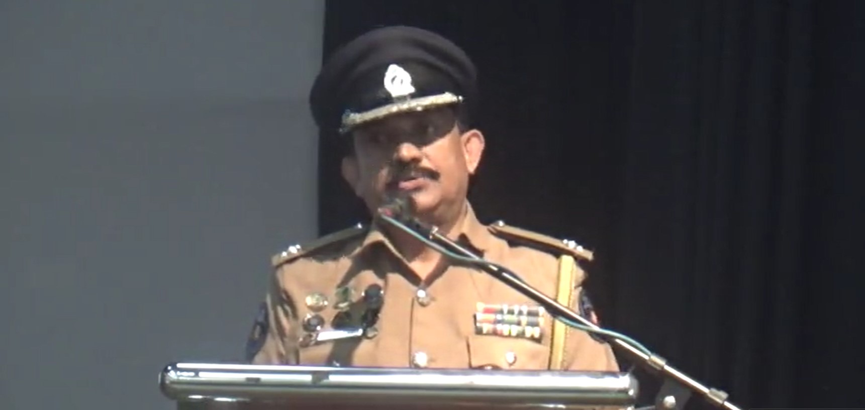 පිටකොටුවෙ කළ පරීක්ෂා කිරීම් වලදි මත්ද්‍රව්‍ය වර්ග හය, හතක් භාවිතා කරලා බස් ධාවනයේ යෙදුණු අය අහුවුණා – සහකාර පොලිස් අධිකාරී සමන් ජයලත්