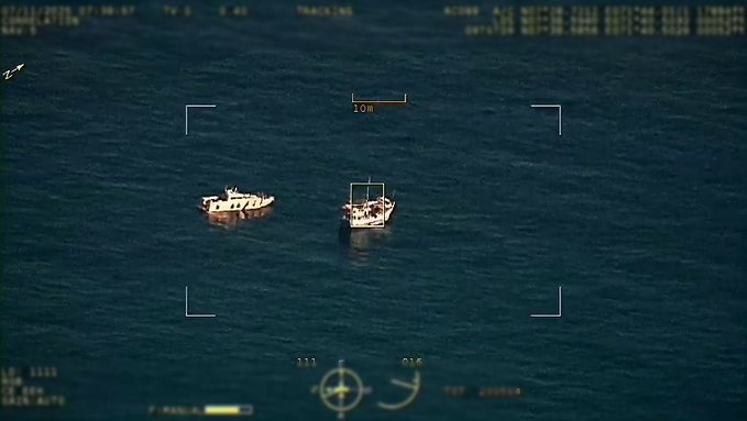 “දෙහිබාලේ” ගේ තවත් දකුණේ කුඩු ජාවාරමක් ධීවරයෝ 5 එක්ක මාලදිවයිනේ දී කුඩු (VIDEO) “දෙහිබාලේ” ගේ තවත් දකුණේ කුඩු ජාවාරමක් ධීවරයෝ 5 එක්ක මාලදිවයිනේ දී කුඩු (VIDEO)