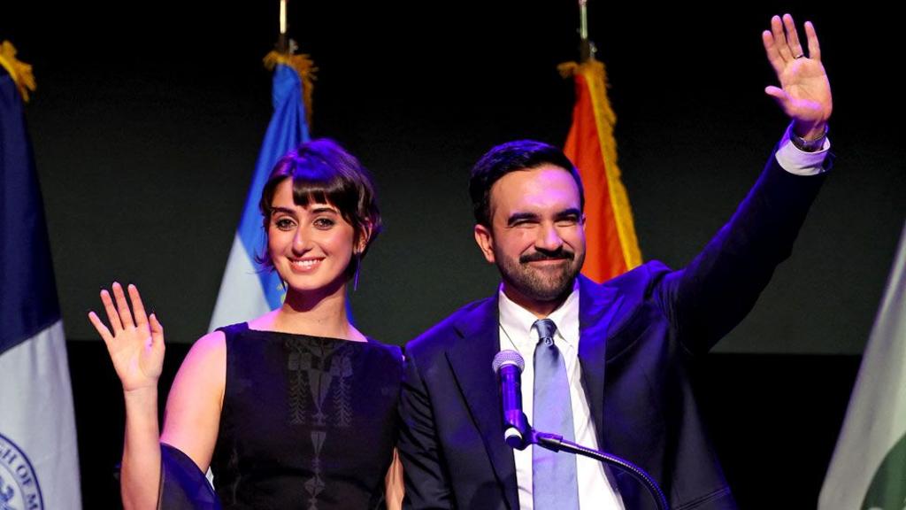 ඇමරිකානු දේශපාලන ඉතිහාසය අලුතින් ලියා ට්රම්ප් ට අභියෝග කරන නිව්යෝර්ක් පළමු මුස්ලිම් නගරාධිපති ඇමරිකානු දේශපාලන ඉතිහාසය අලුතින් ලියා ට්රම්ප් ට අභියෝග කරන නිව්යෝර්ක් පළමු මුස්ලිම් නගරාධිපති