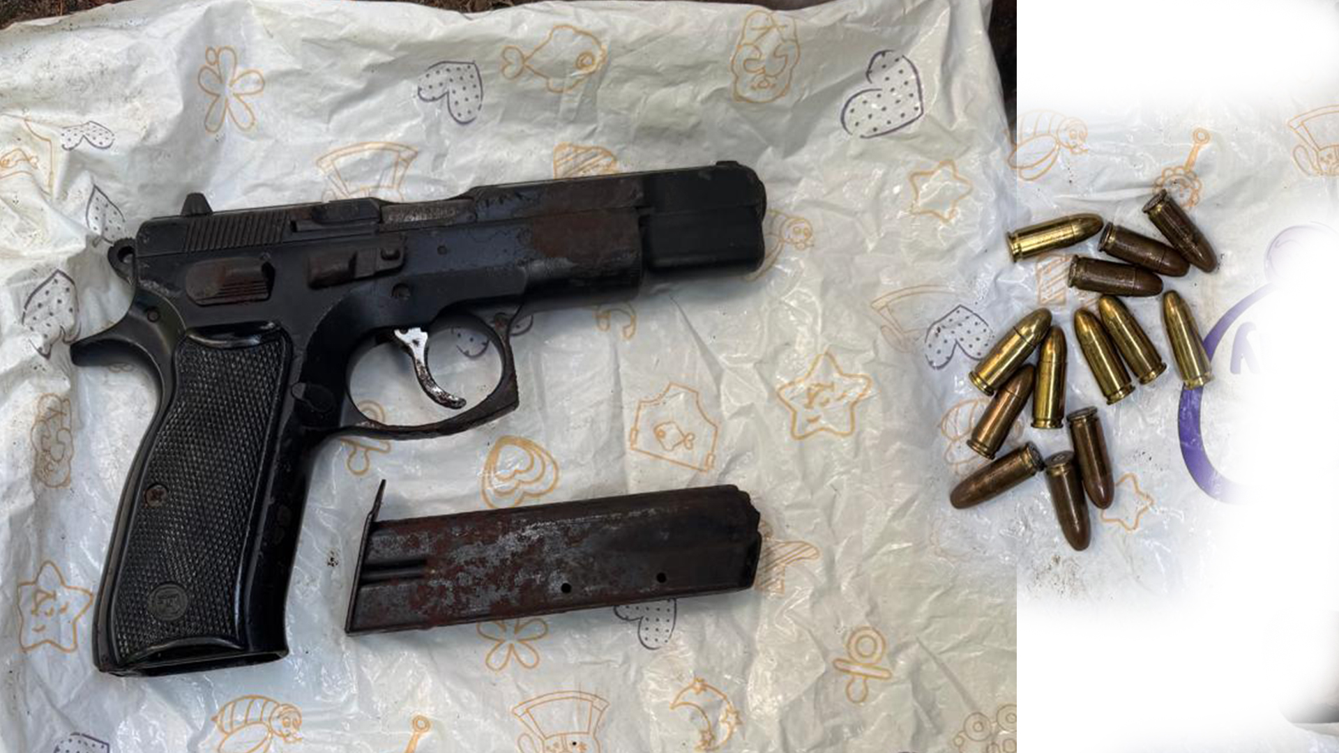 කෙහෙල්බද්දර පද්මේගෙන් පිස්තෝලයක් මිලදී ගත් මිනුවන්ගොඩ ව්‍යාපාරිකයෙක් අත්අඩංගුවට