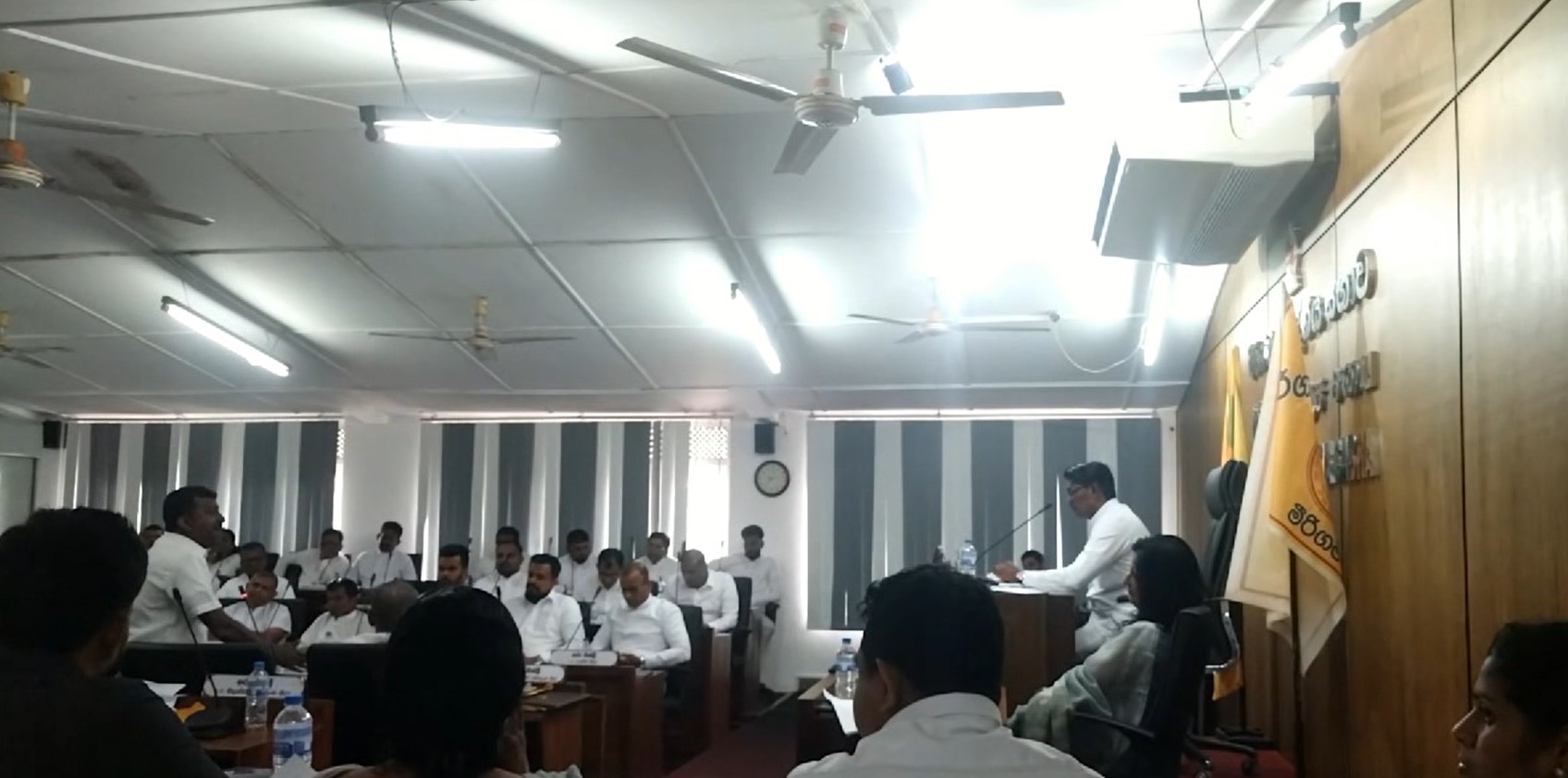 මීරිගම සභාවේ අය වැය ඒකඡන්දයෙන් සම්මතයි – විපක්ෂ මන්ත්‍රීවරුන් චෝදනා කර පිටව යයි