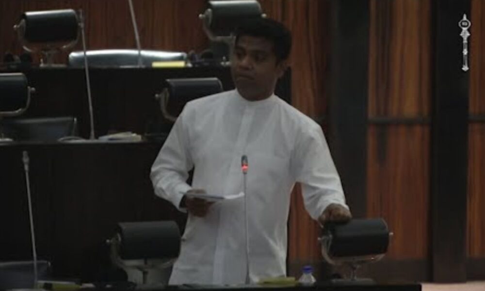 මන්ත්‍රී නාමල් ගේ ” බැචිලර් ඔෆ් ලෝයර්ස් විත් ඔනර්ස් ක්ලාස් 3″ ගැන ඇමති නලින්ද ප්‍රශ්න කරයි