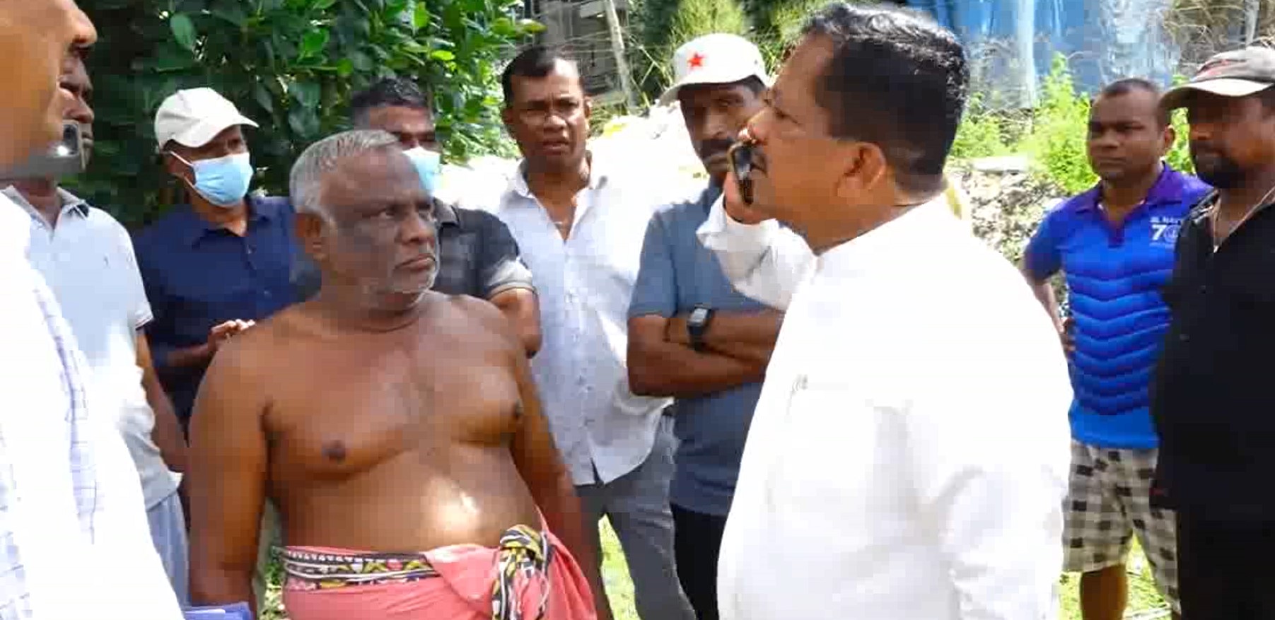 අතුරුගිරියේ හිමිකරුවකු නැති ඉඩමක පවත්වාගෙන යන ඩෙංගු මදුරු මධ්යස්ථානයකට කඩුවෙල නගරාධිපති කඩා වදී අතුරුගිරියේ හිමිකරුවකු නැති ඉඩමක පවත්වාගෙන යන ඩෙංගු මදුරු මධ්යස්ථානයකට කඩුවෙල නගරාධිපති කඩා වදී