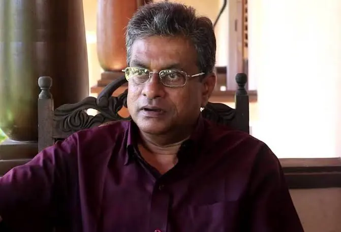 ප්රවීණ ගීත රචක රත්න ශ්රී ගේ වතුර වීදුරුවට කෙළ ගැසූ හොරණ නගර සභාවේ අමනයෙක් ප්රවීණ ගීත රචක රත්න ශ්රී ගේ වතුර වීදුරුවට කෙළ ගැසූ හොරණ නගර සභාවේ අමනයෙක්