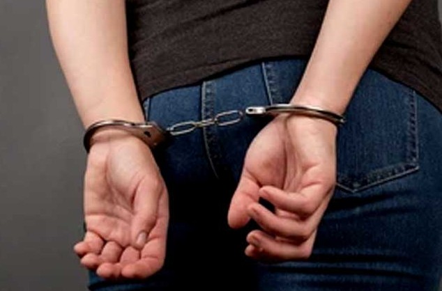 කාන්තාවක් සහ පිරිමි තිදෙනෙක් අයිස් එක්ක මහරගමදී අත්අඩංගුවට